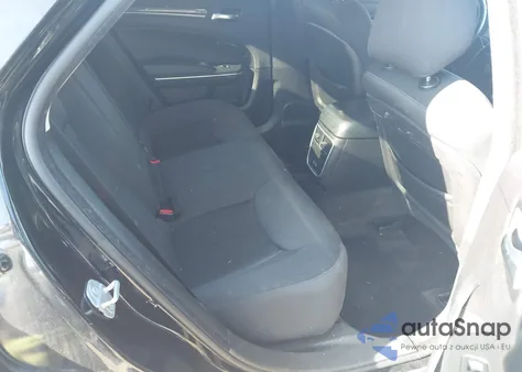 2018 Chrysler 300 Touring z USA, uszkodzony, nr VIN 2C3CCAAG0JH302007